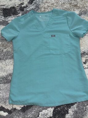 FIGS Women's V-Neck Scrub Top in Seafoam